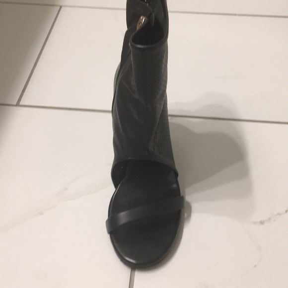 Black ankle booties with open toe - Picture 3 of 4